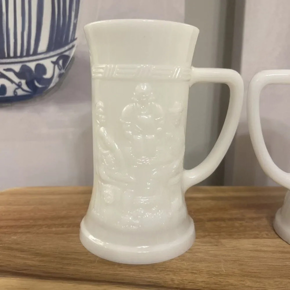 (2) VINTAGE FOSTORIA MILK GLASS MUG HEAT PROOF, U.S.A. - Picture 4 of 7